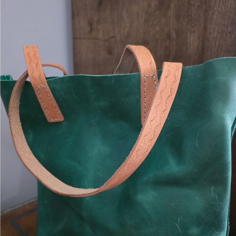 Hand made Elegant Green Oil tan Leather Tote with Veg-tan stamped straps